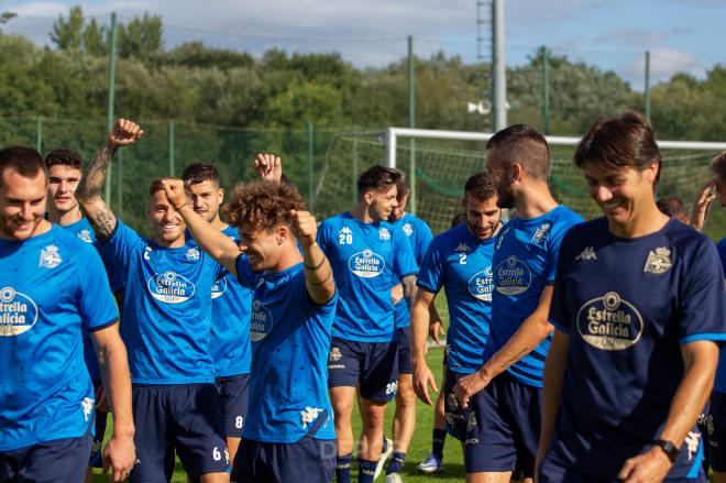 Felicidad en el entrenamiento del Deportivo (Foto: RCD)