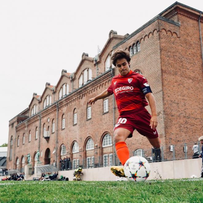 Carlos Álvarez, ante el Copenhague (Foto: SFC).