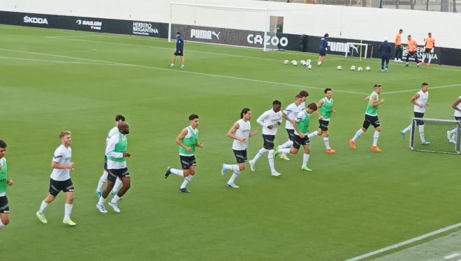 Cavani en el entrenamiento del Valencia CF