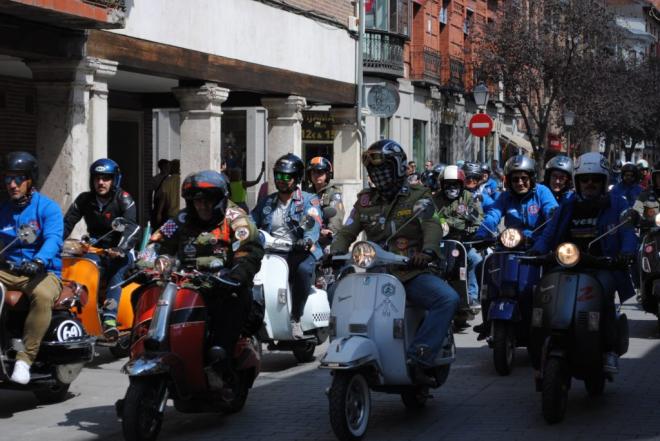 Vuelve el Vespa Club Alcalá de Henares.