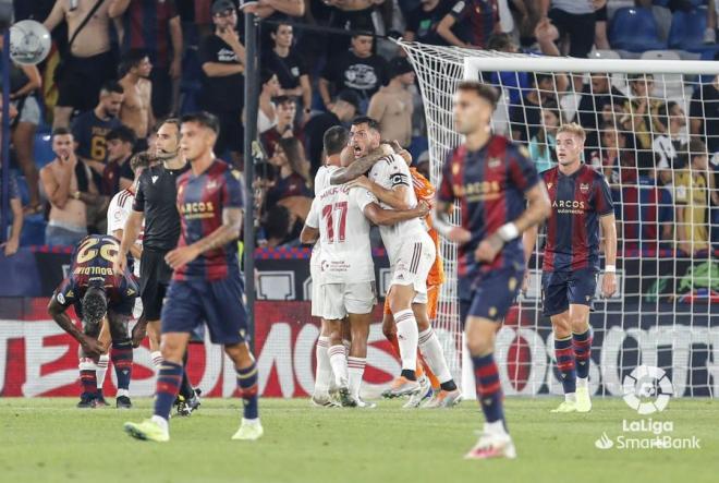 El Levante lamenta el gol en contra del Cartagena (Foto: LaLiga).
