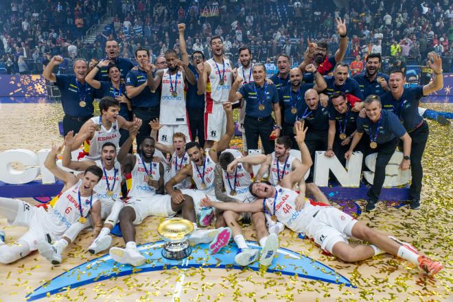Celebración de España tras ganar el Eurobasket 2022 (FOTO: Cordón Press).