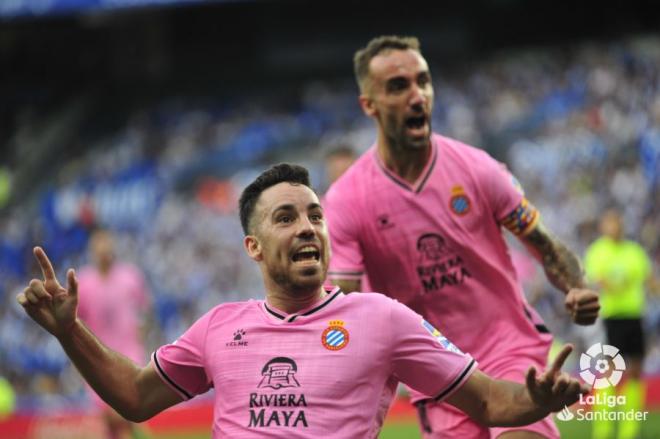 Edu Expósito celebra ante la mirada de Darder su gol a la Real Sociedad (Foto: LaLiga).