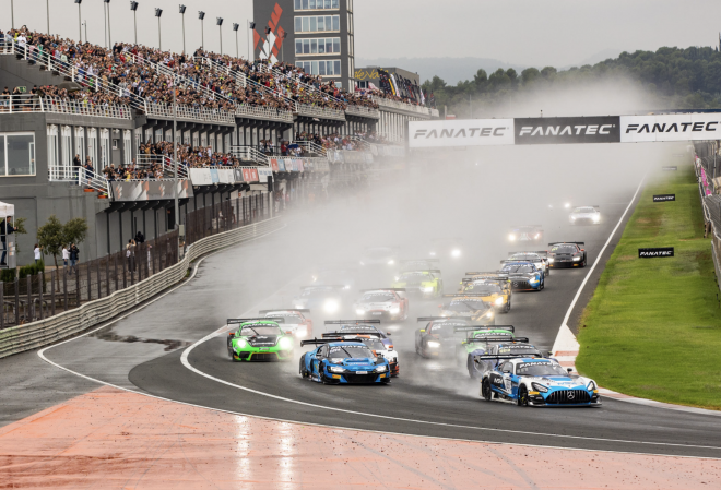 Más de 16.500 aficionados disfrutan de las carreras de GT y Volrace en el Circuit con Valentino Ro