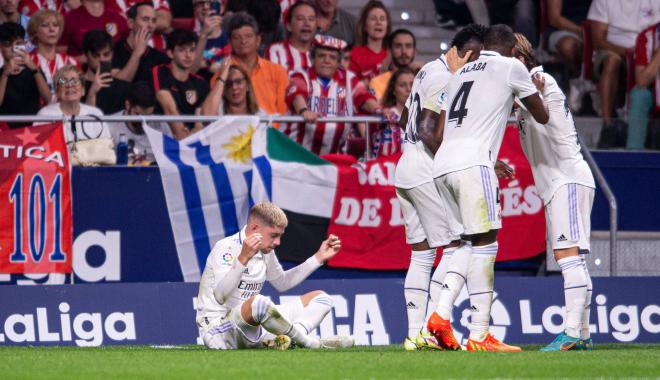 Valverde celebra meditando su gol en el Atleti-Real Madrid (Foto: Cordon Press).