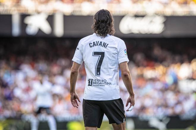 Cavani luce un vendaje en su mano izquierda (Foto: Valencia CF)