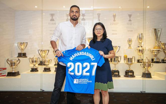 Giorgi Mamardashvili renueva hasta 2027 (Foto: Valencia CF)