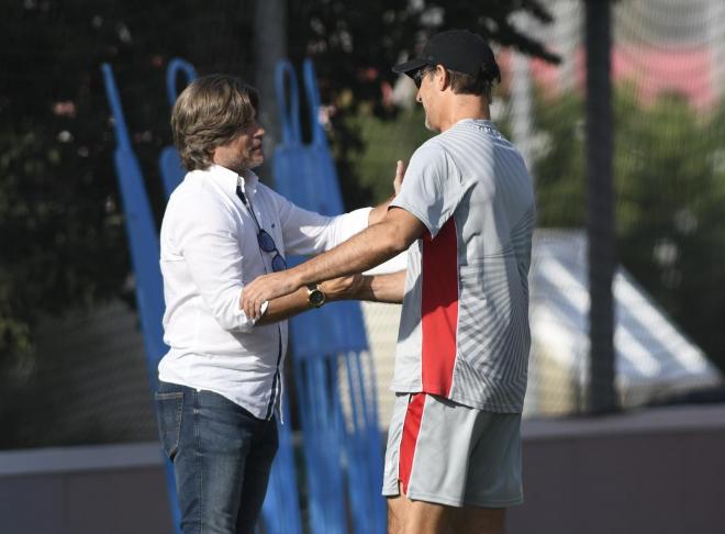 Lopetegui y Agustín López charlan en el entrenamiento de este jueves (Foto: Kiko Hurtado).
