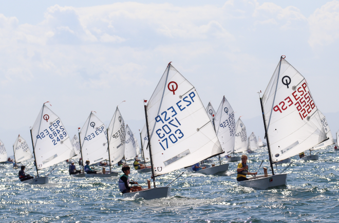 Optimist, Crucero y Pesca, protagonistas en un intenso fin de semana en el Real Club Náutico de Va