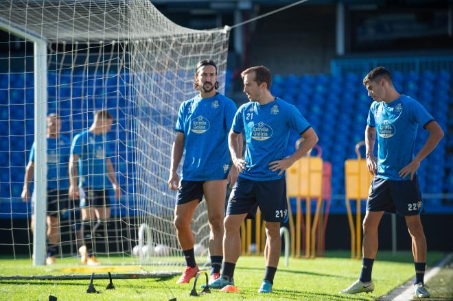 Rubén Díez, Pablo Martínez y Diego Villares en un entrenamiento del Deportivo (Foto: RCD)