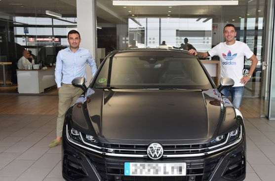 Iago Aspas con su Volkswagen Arteon R (Foto: Vepersa).