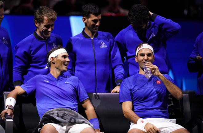 Rafa Nadal, Novak Djokovic y Roger Federer, en la despedida del suizo (Foto: Cordon Press).