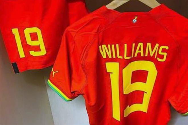 El uniforme de Iñaki Williams le espera en el vestuario de la selección de Ghana.