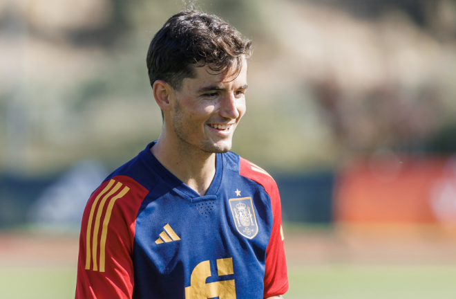 Guillamón ha pasado de sonreír con la absoluta en el Mundial a ser suplente en la sub 21.