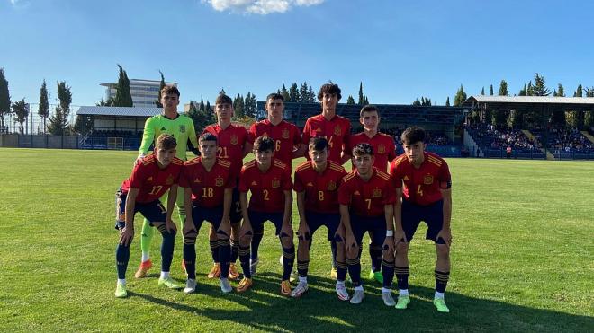 Selección sub 18 de España, con David Mella partiendo desde el banquillo (Foto: RFEF)