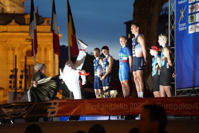 Ceremonia del Campeonato de Europa de Triatlón Multideporte en Bilbao.