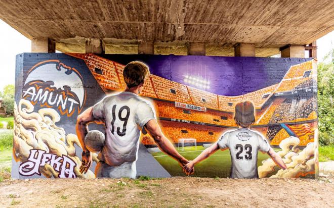 El espectacular mural que une pasado y futuro del Valencia CF en Riba-roja