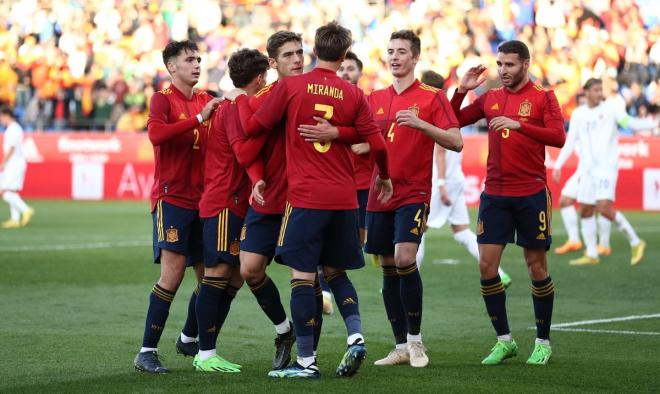 España sub-21 celebrando el gol de José Gragera (Foto: @Sefutbol)