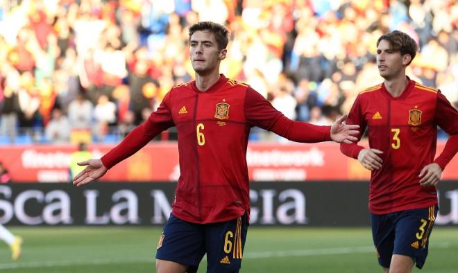 José Gragera celebra su primer gol con España sub 21. (Foto: Sefutbol)