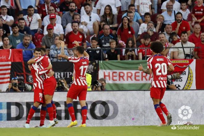 Celebración de los hombres de Simeone en el Sevilla-Atlético.