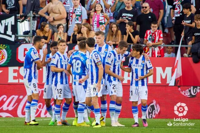 Celebración txuri urdin en Montilivi. (Foto: LaLiga)