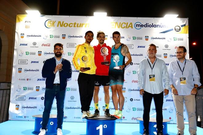 Héctor Varona se impone en una 15K Nocturna Valencia Banco Mediolanum con 8.500 corredores