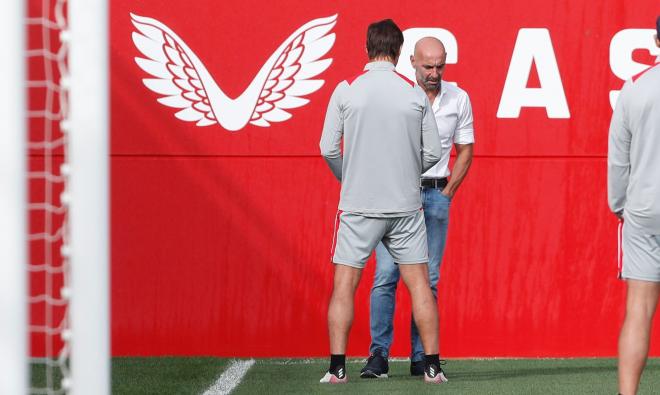 Monchi y Lopetegui, en el entrenamiento del Sevilla FC de este lunes (Foto: Kiko Hurtado).