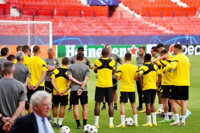 Los jugadores del Borussia Dortmund, entrenando en el Sánchez-Pizjuán (Foto: BVB).
