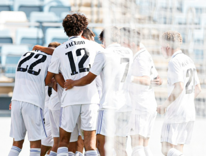 Celebración de los jugadores del Real Madrid en la Youth League (FOTO: @lafabricacrm).