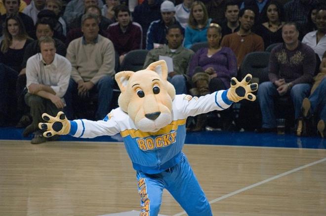 Rocky the Mountain Lion, la mascota de los Denver Nuggets.