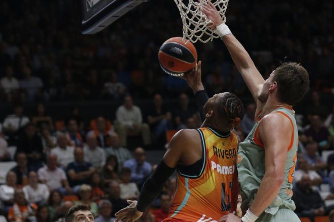Derrota ante Cazoo Baskonia en el inicio de la Turkish Airlines EuroLeague (71-81)