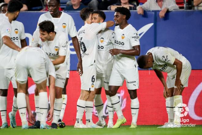 El Valencia celebra el primer gol del encuentro (Foto: LaLiga Santander).