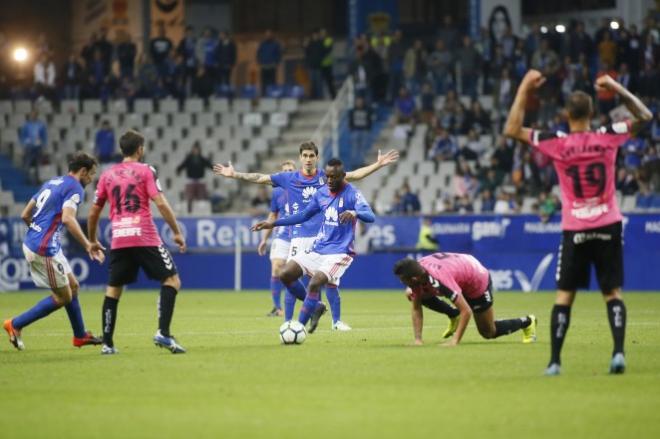 Owusu en un partido con la camiseta del Real Oviedo (Foto: RO)