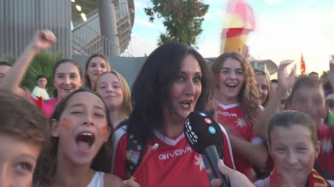 Una aficionada comenta la ilusión que es ver a la selección española femenino en Córdoba