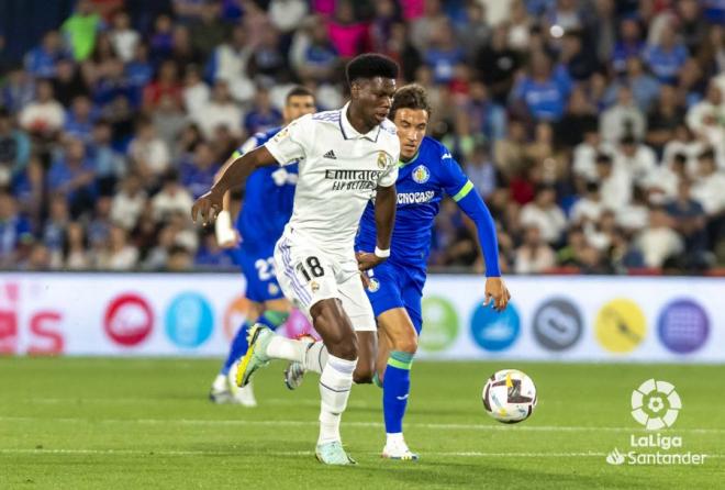 Tchouameni conduce el balón en el Getafe-Real Madrid.