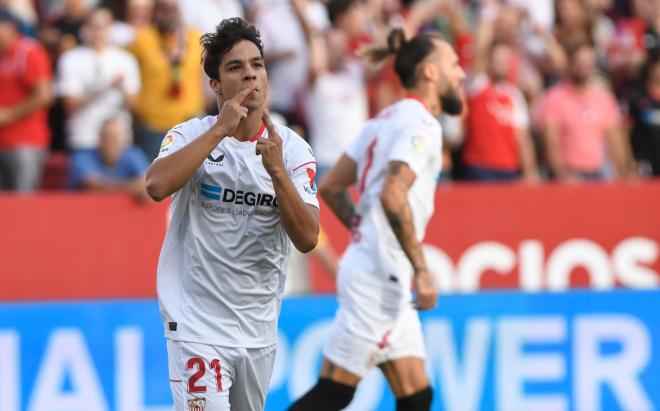 Óliver Torres celebra un gol con el Sevilla FC (Foto: Kiko Hurtado).