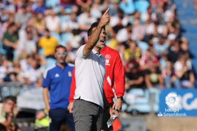 Juan Carlos Carcedo, durante el Zaragoza-Oviedo (Foto: LaLiga).