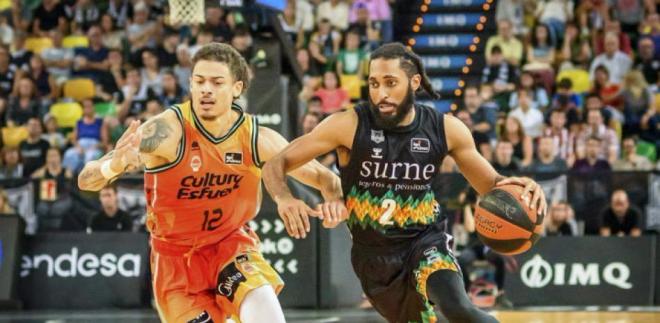 El Surne Bilbao continúa invicto en el regreso de Mumbrú a Bilbao