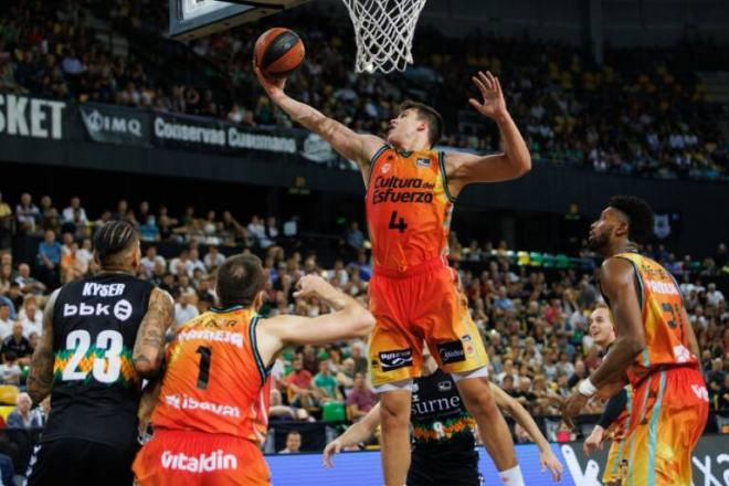 El Surne Bilbao continúa invicto en el regreso de Mumbrú a Bilbao