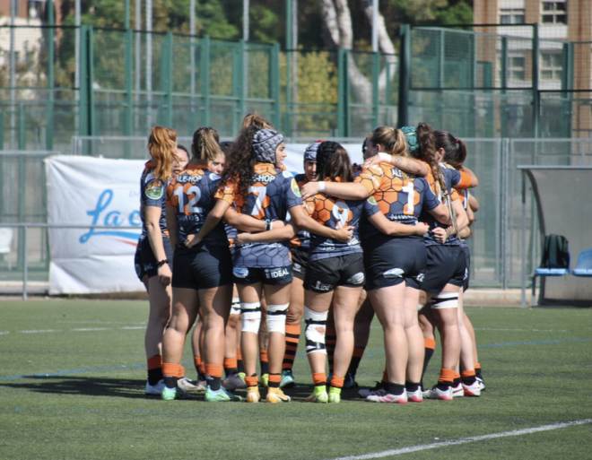 Les Abelles estrena nueva segunda equipación con motivo del 9 d'octubre y sigue adelante en todas