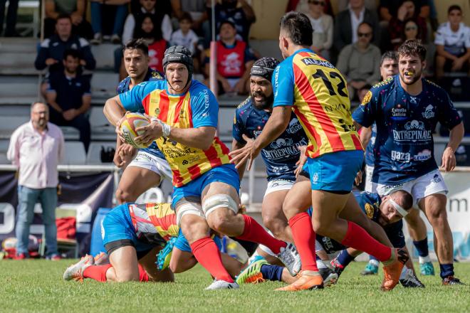 Les Abelles estrena nueva segunda equipación con motivo del 9 d'octubre y sigue adelante en todas