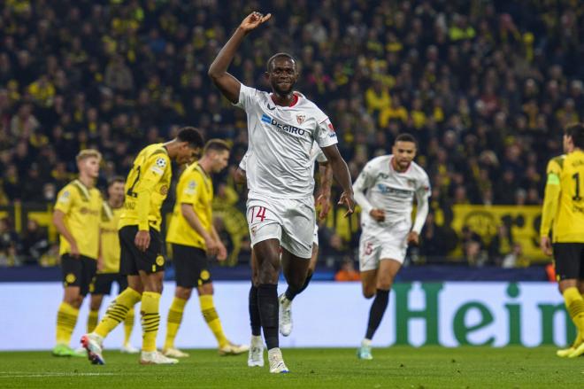 Nianzou celebra su gol en Dortmund (Foto: Cordon Press).