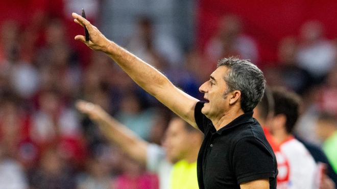 Ernesto Valverde dirige a sus Leones en el estadio Sánchez-Pizjuán de Sevilla (Foto: Athletic Club).