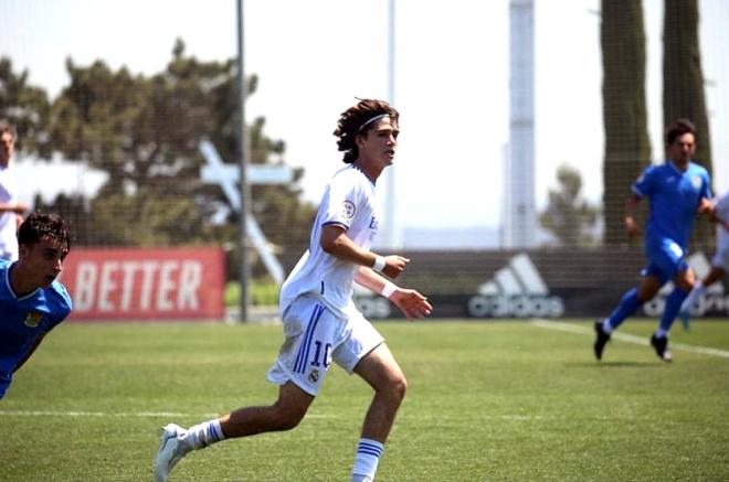 Julen Jon Guerrero jugando con el equipo Juvenil del Real Madrid.