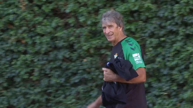 Pellegrini regresa al hotel de concentración tras entrenar en la ciudad deportiva del Betis