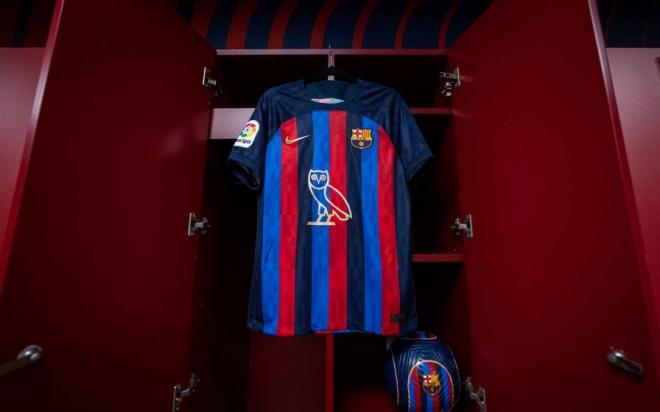 La camiseta del Barça para El Clásico, con la publicidad de Drake (Foto: FCB).