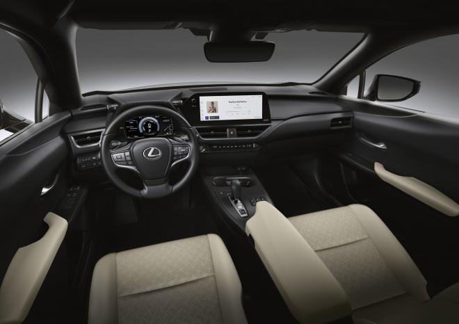El Lexus UX 300e amplía su autonomía hasta los 450 km.