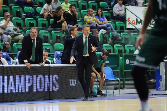 Ibon Navarro, en el partido ante el Dinamo Sassari de BCL (Foto: Cordon Press).