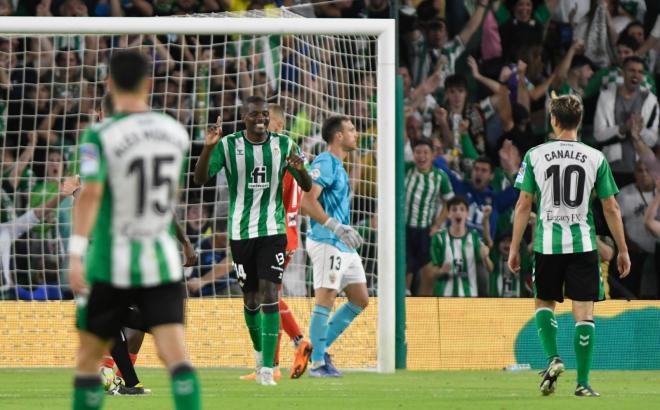 Celebración del gol de William Carvalho en el Betis-Almería (Foto: Kiko Hurtado)