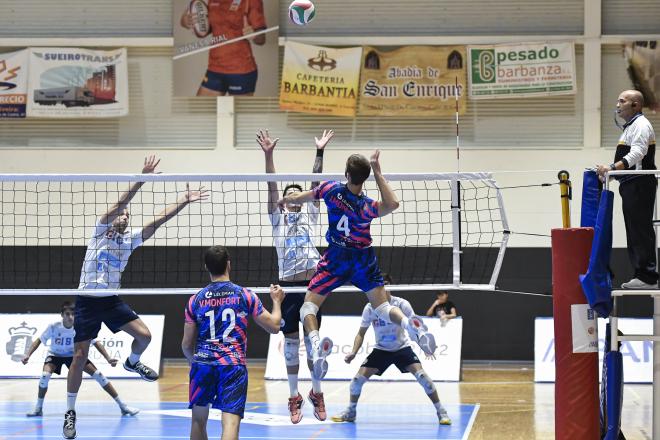 Conqueridor vence en Boiro y sigue en la parte alta de la clasificación.
